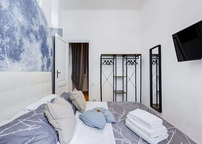 6 - Guest By Colosseum Apartment *