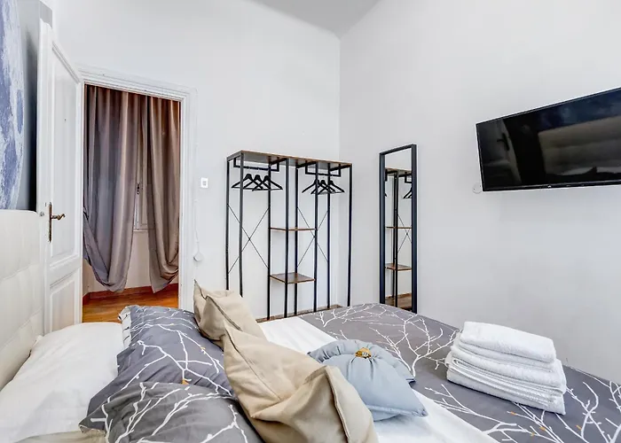 6 - Guest By Colosseum *